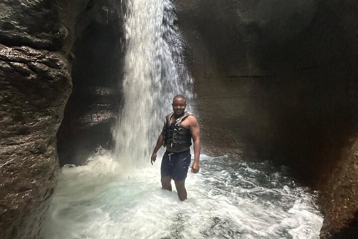 Scenic Tour of City and Rainforest, Waterfall, Sulphur Springs .