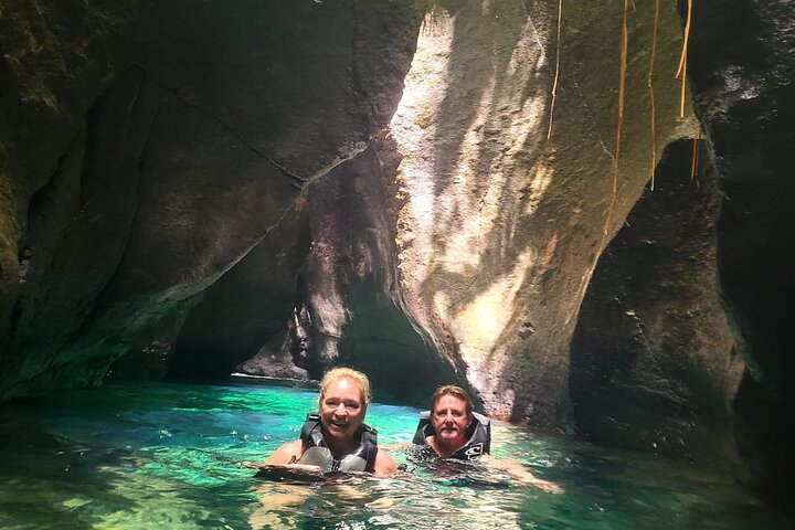 Scenic Tour of City and Rainforest, Waterfall, Sulphur Springs .