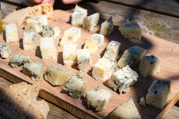 Picos de Europa : Bunnes with funicular and Cabrales cheese cave