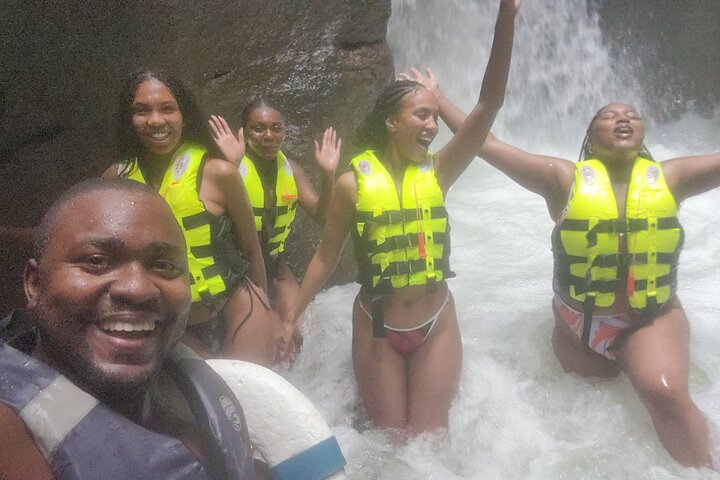 Scenic Tour of City and Rainforest, Waterfall, Sulphur Springs .