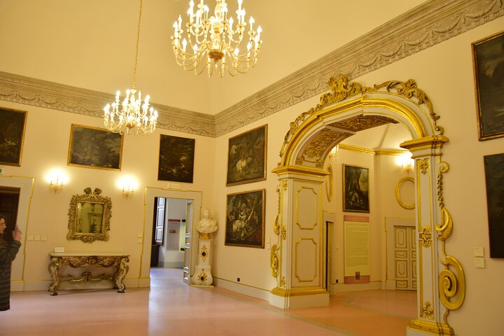 Discover Medieval Treasures of Melfi on Private Guided Tour