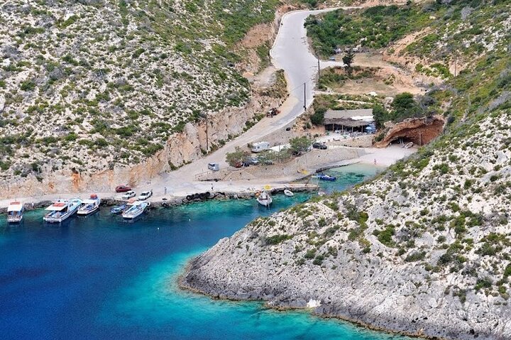 Zakynthos Shipwreck Beach with Blue Caves Land and Sea Tour