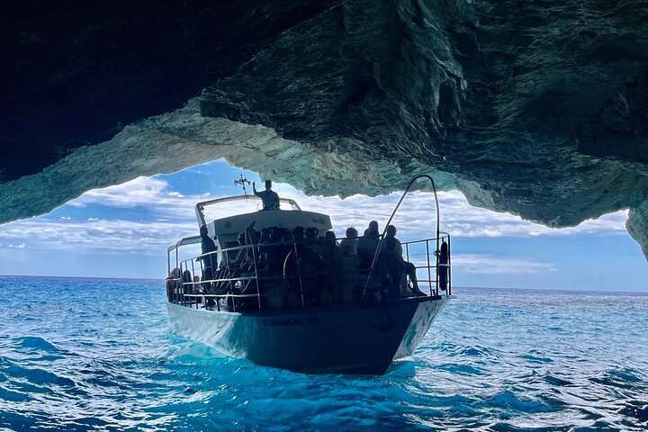 Zakynthos Shipwreck Beach with Blue Caves Land and Sea Tour