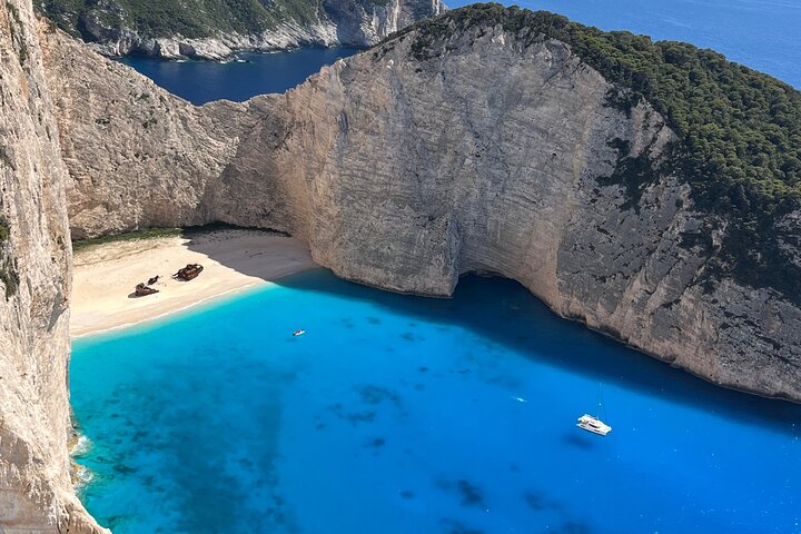 Zakynthos Shipwreck Beach with Blue Caves Land and Sea Tour