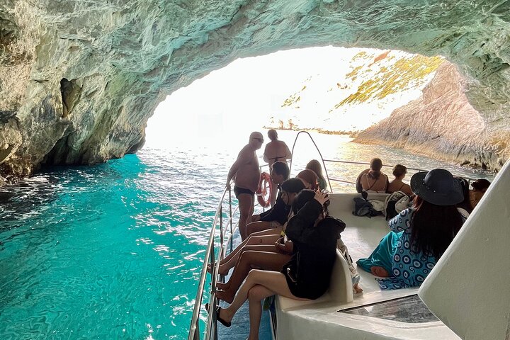 Zakynthos Shipwreck Beach with Blue Caves Land and Sea Tour