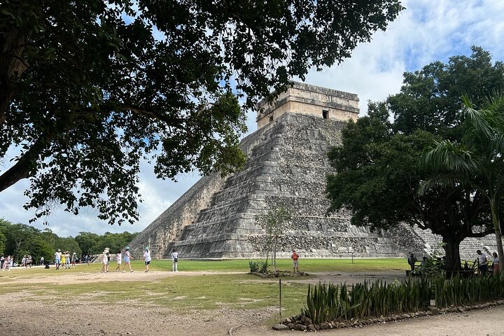 Chichen Itza Tour and 2 Cenotes from Valladolid small group