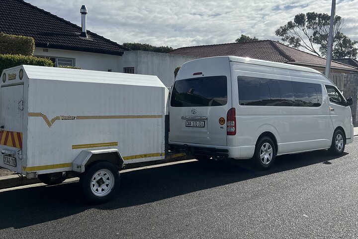 Private Airport Transfers:Cape Town Airport | 4-13 Seater Minibus
