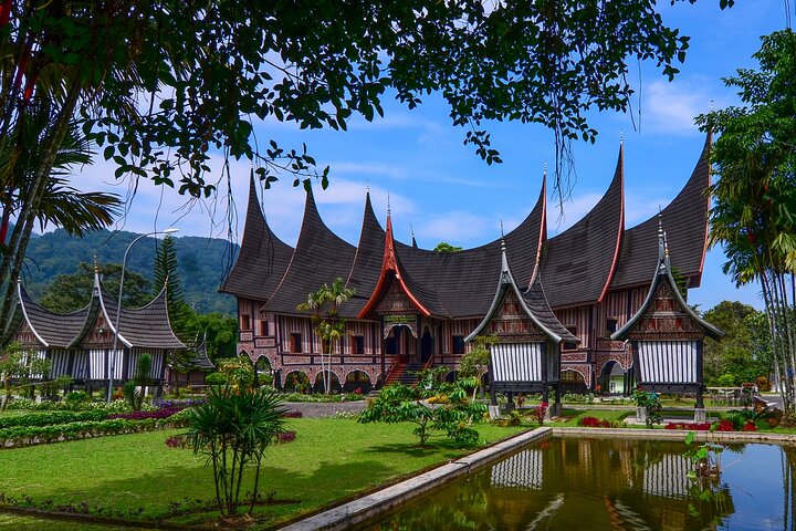 4 Days 3 Nights Private Tour in West Sumatra