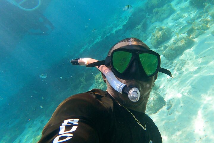 3-Stop Stingray City, Reef Snorkel & Starfish Point Tour