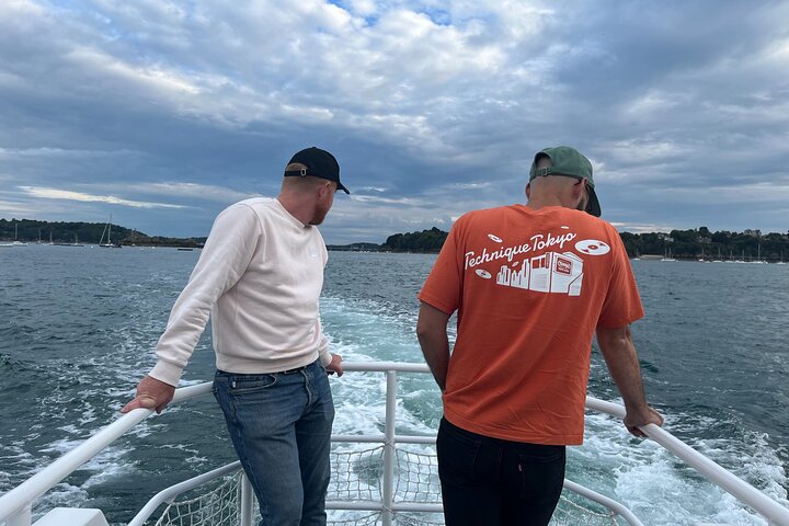 One hour boat trip with a local (Commented FR & EN)