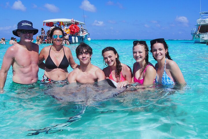 3-Stop Stingray City, Reef Snorkel & Starfish Point Tour