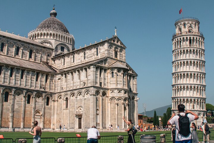 Livorno Florence and Pisa Low Cost Transfer