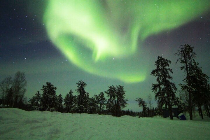 Yellowknife Aurora Hunting Tours by Bus