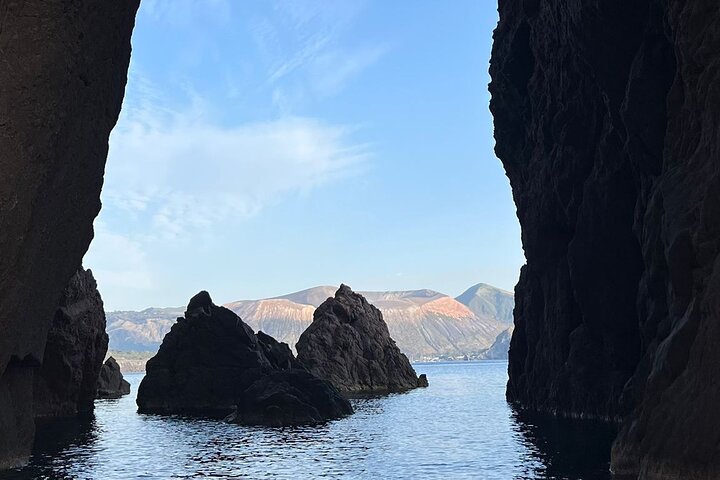 Boat Tour from Lipari between Volcanoes and Uncontaminated Landscapes 4/6 pax