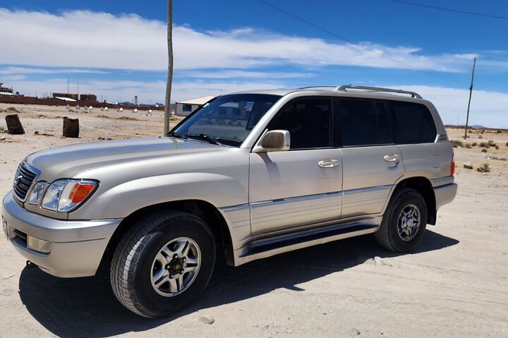 Uyuni Salt Flat 1 Day Tour +Sunset in the Salt Water Region with Mirror Effect