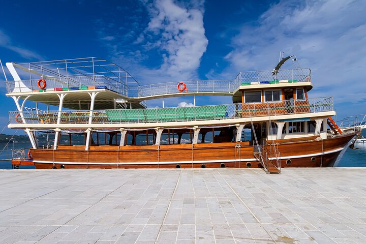 Full-Day Boka Bay Cruise Tour from Budva with Guide