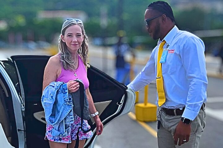 Montego Bay Airport (MBJ) Transfer One-Way or Round-Trip to Hotel