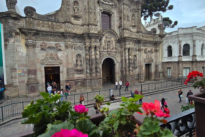 Private and Personalized City Tour of Quito Teleferico and Middle of the World
