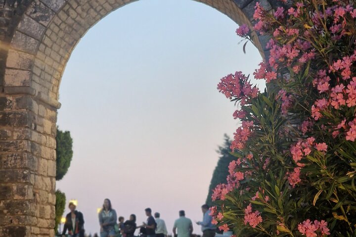 Ksamil or Saranda: Gjirokaster Old Town, Blue Eye & Lekursi