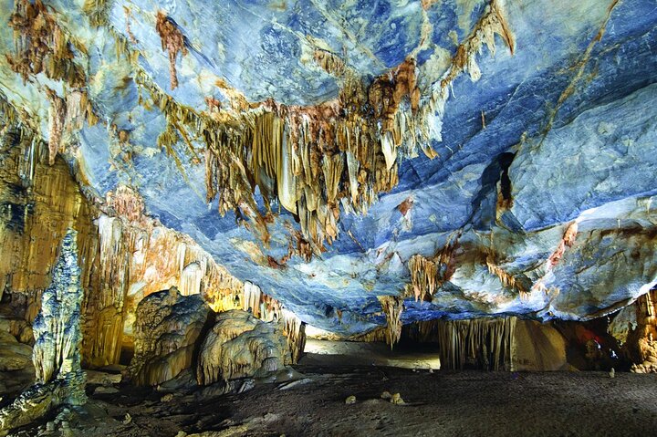 Phong Nha Cave & Paradise Cave Full-Day Exploration from Hue
