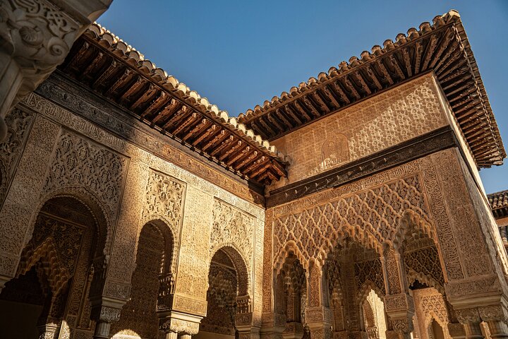 Skip-the-line Alhambra and Nasrid Palaces Tour in Granada