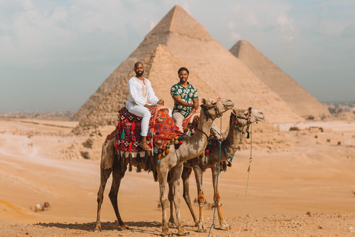 2 Hours Luxury Private Pyramids Photoshoot In Giza