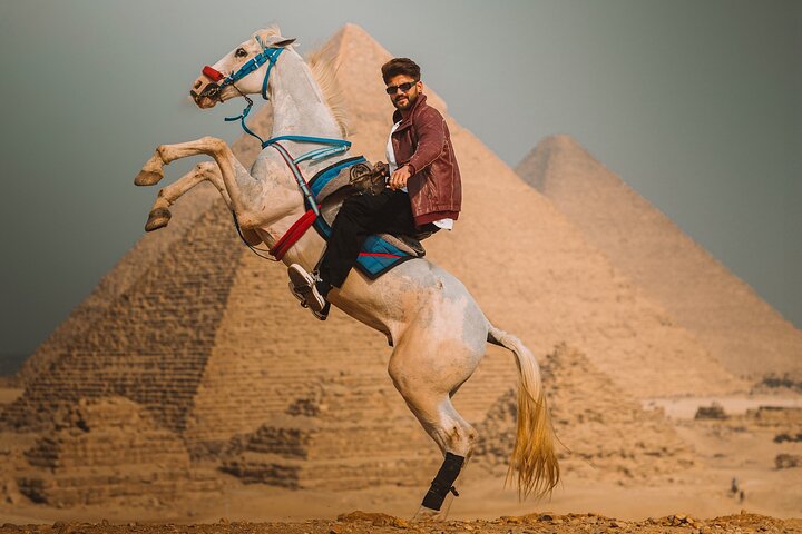 2 Hours Luxury Private Pyramids Photoshoot In Giza