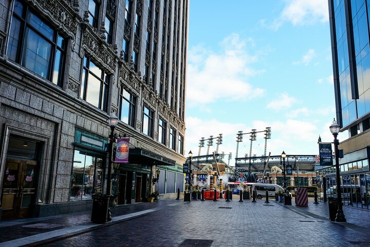 Detroit Sweet Treats Food Tour: Donuts, Coffee, Pastries & More