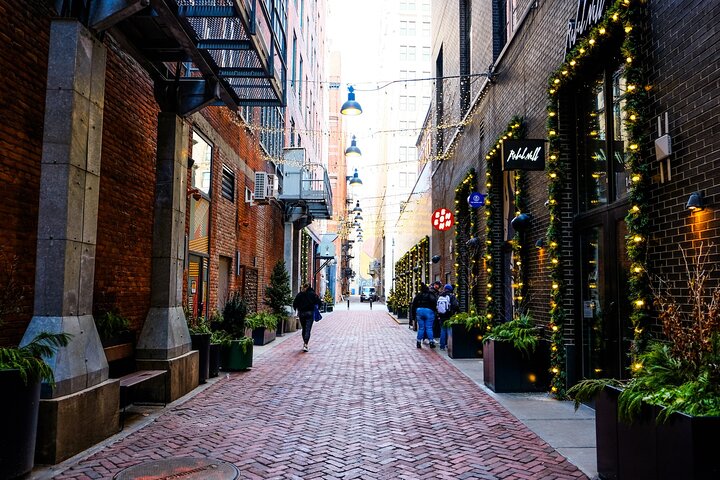 Detroit Sweet Treats Food Tour: Donuts, Coffee, Pastries & More