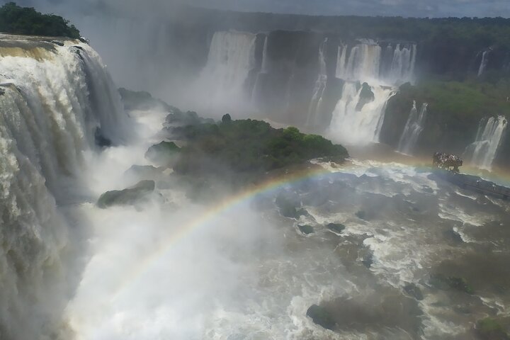Private Iguazu Falls Tour: Brazil & Argentina in one VIP Day