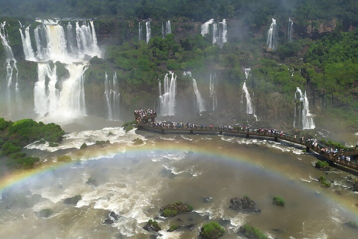 Private Iguazu Falls Tour: Brazil & Argentina in one VIP Day