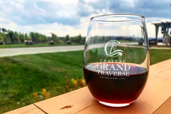 NON-BUS GMC Yukon Traverse Old Mission Wine Tour
