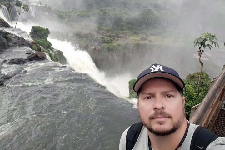 Private Iguazu Falls Tour: Brazil & Argentina in one VIP Day