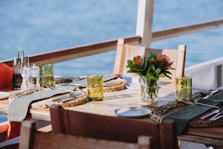 Victoria Falls Dinner Cruise on the Zambezi River