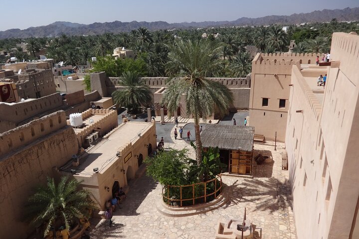 Full day tour to Nizwa, Jabrin and Misfat Al Abreyeen