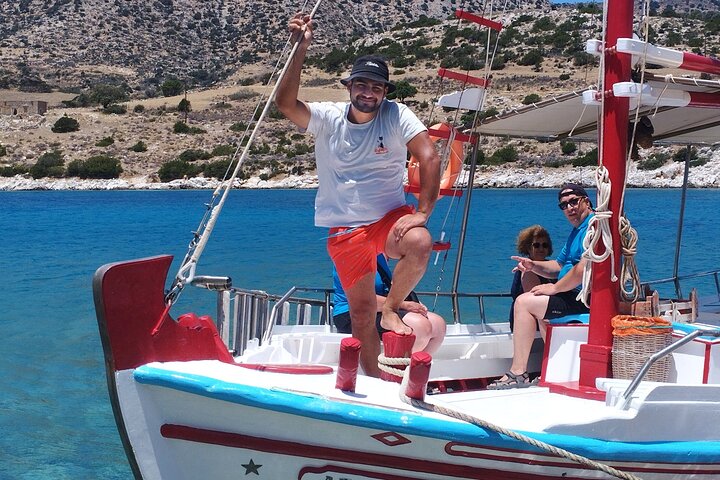 Naxos: Shared Traditional Boat Trip to Rina Cave from Panermos.