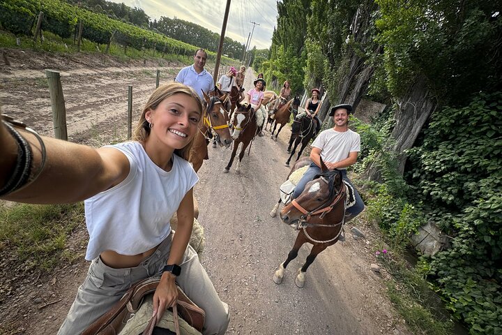 Horseback riding and lodging in Mendoza