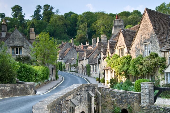 Private Cotswolds Day Tour: Small-Group Luxury in a Mercedes