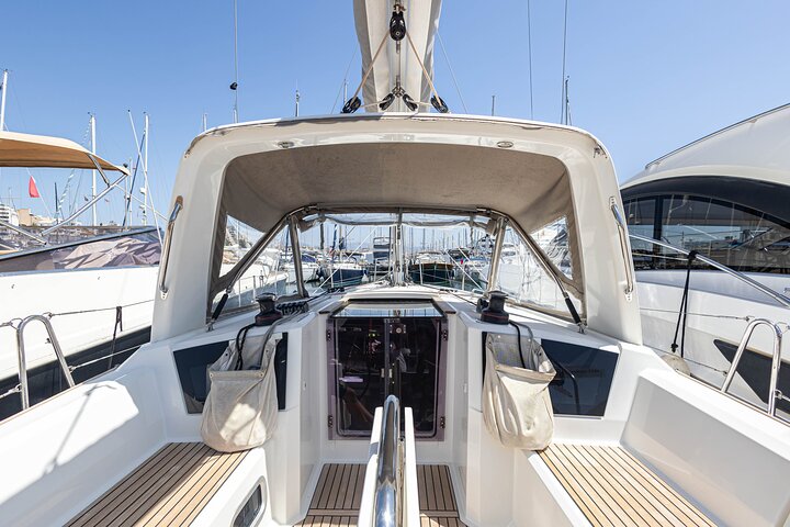 Private sailing yacht by the Bay of Palma and nearby coves
