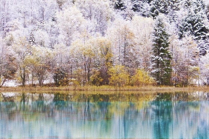 Private VIP Tour:2-Day Jiuzhaigou・Huanglong Highlights Experience