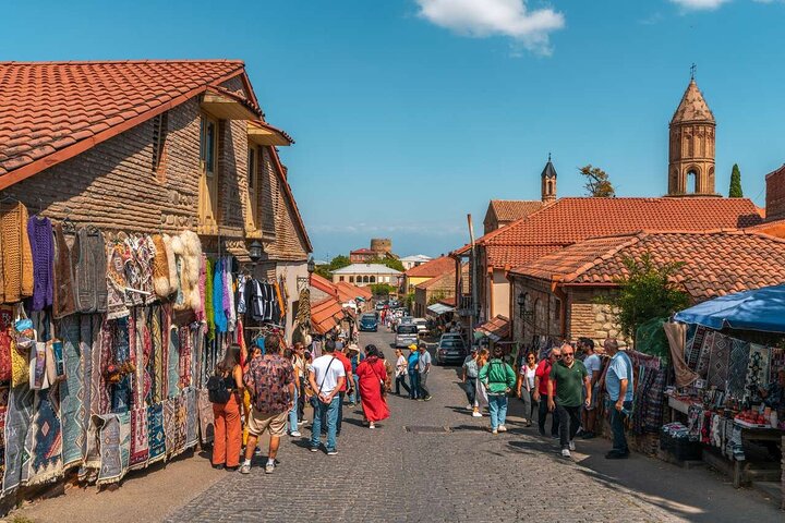 Kakheti - Small wineries and family-cooked lunch • Private tour