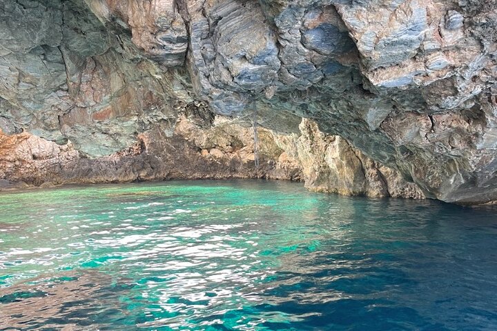 Private Boat Tour to Antiparos and Blue Lagoon