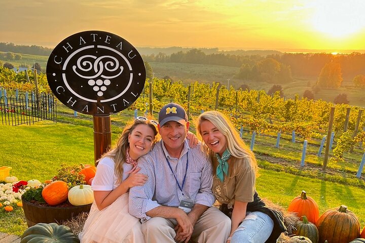 NON-BUS Old Mission Sunset AFTERNOON Wine & Distillery Tour