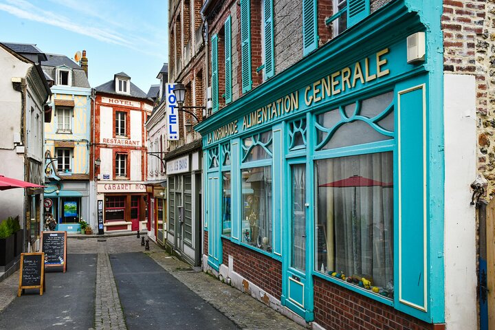 From Le Havre Breathtaking Honfleur and Deauville Shore Excursion