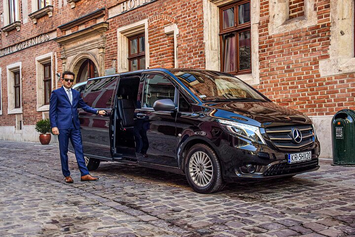 VIP tour to Auschwitz with private transfer & private guide