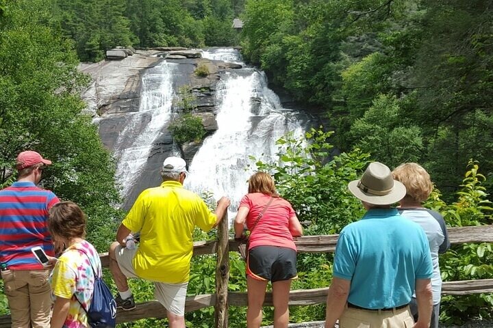 Blue Ridge Parkway and Waterfall Hiking Tour from Asheville