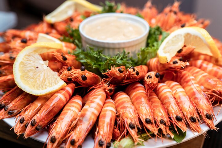 Charles Darwin Dinner Cruise