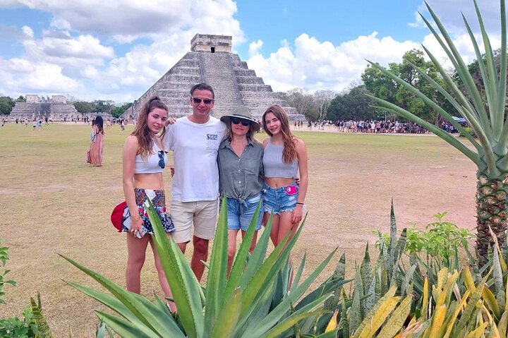 Chichen Itza : Walking Tour with Expert Guide + Skip-the-Line