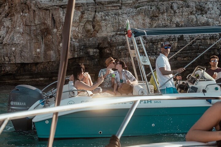 Boat trip to the Polignano a Mare caves