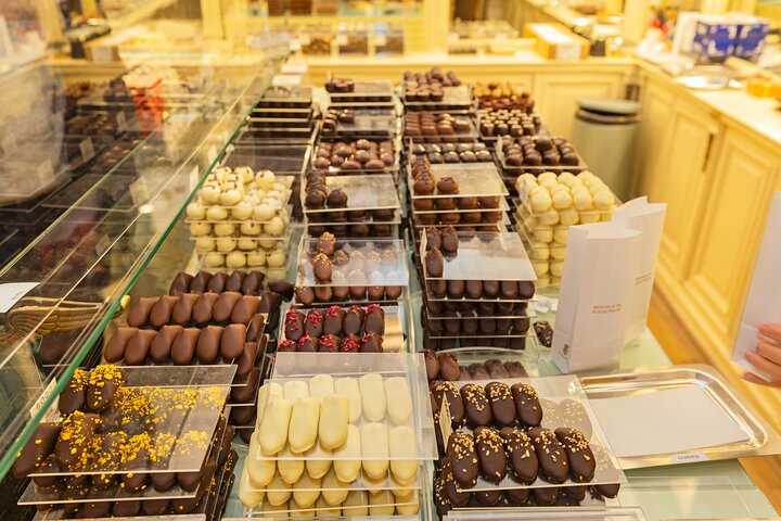 Brussels Food Tour with Full Meal & Drinks by Do Eat Better